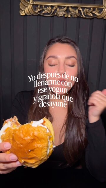 🍔 Si aún no pruebas las hamburguesas de Retro Rock, ¿qué estás esperando? 
Pan suave, ingredientes de calidad y un sabor que te va a dejar con ganas de volver por otra.